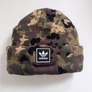 ADIDAS camo / camouflage beanie / Winter hat - one size